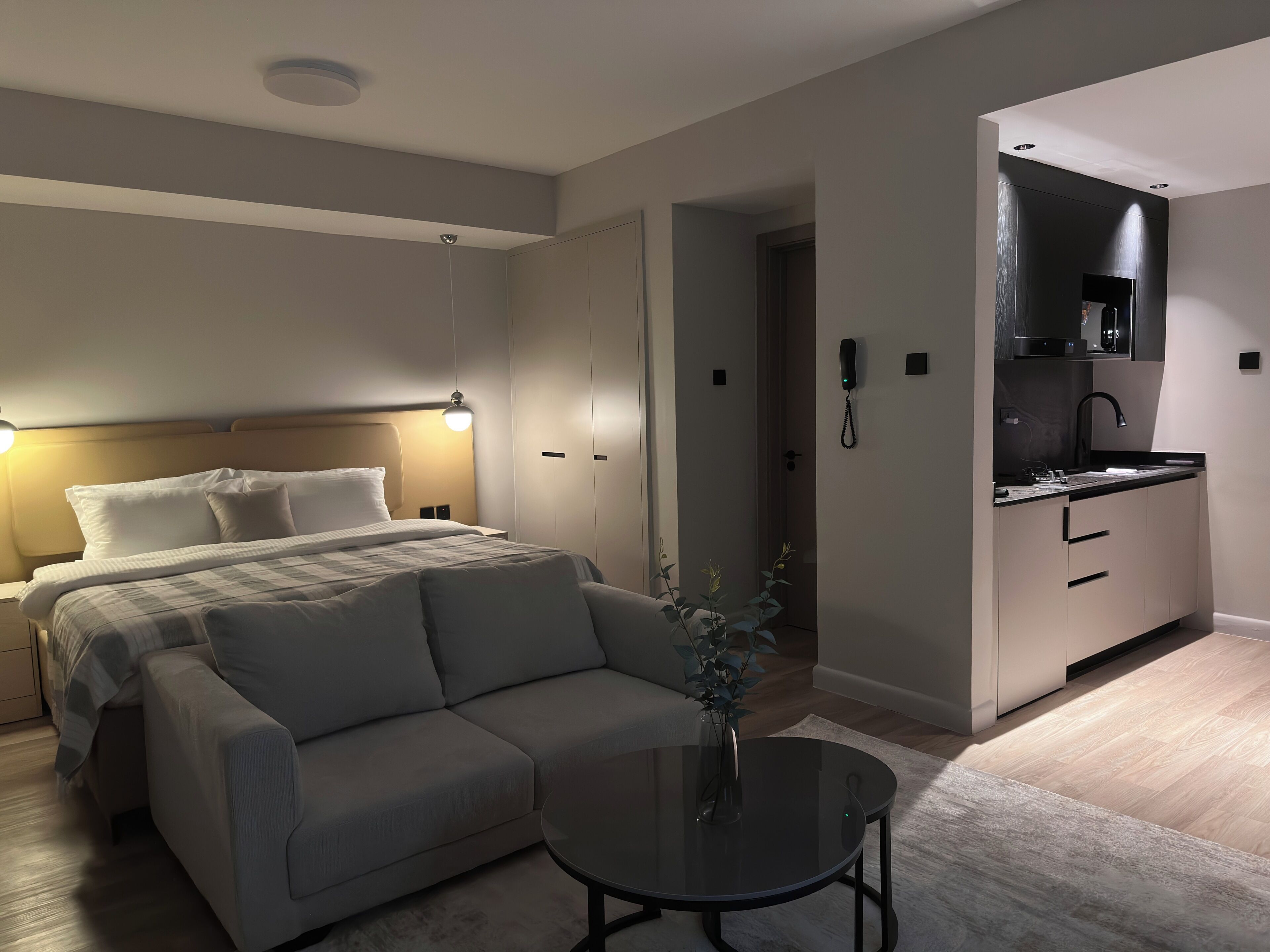 Business Studio, City View | Blackout drapes, iron/ironing board (on request), WiFi (free)