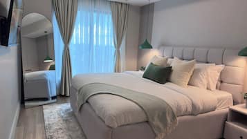 Appartamento familiare, 2 camere da letto, vista città | Con stile personalizzato, con arredamento individuale, tende oscuranti