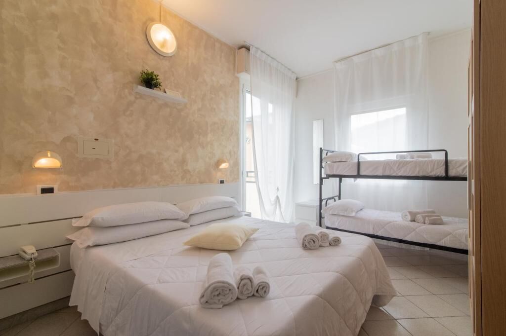 Quadruple Room | In-room safe, free WiFi