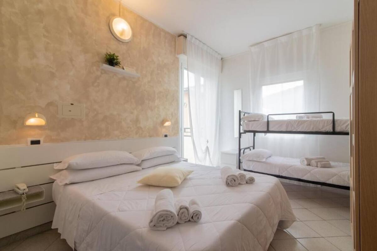 Quadruple Room | In-room safe, free WiFi