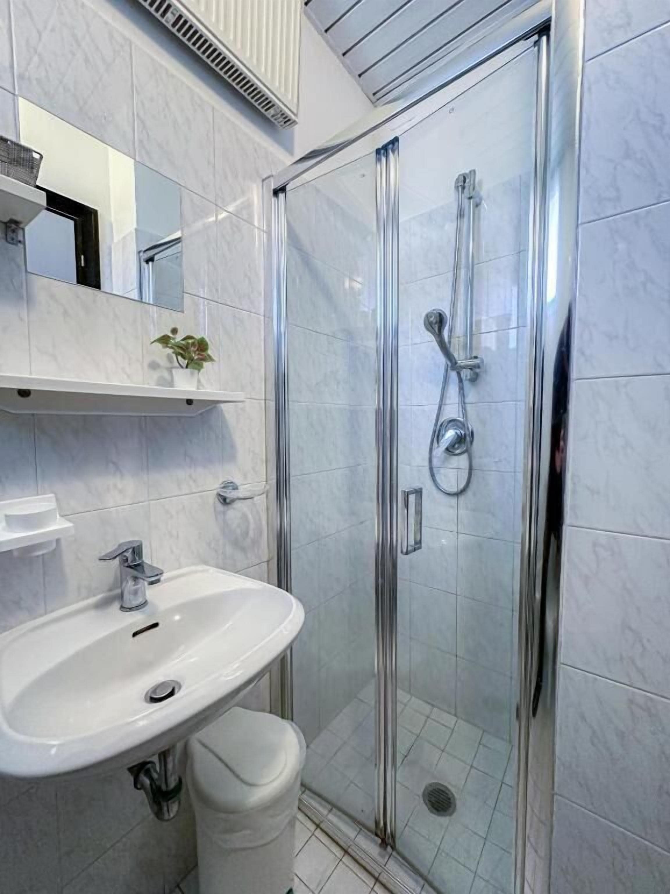 Chambre Quadruple | Salle de bain
