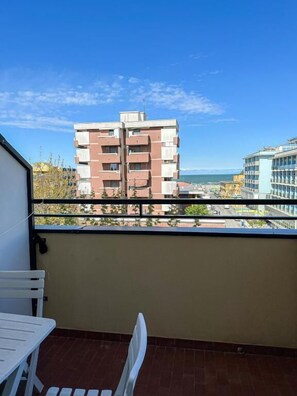 Outdoor dining - Hotel John (Rivazzurra)