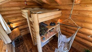 1 habitación, acceso a internet y ropa de cama