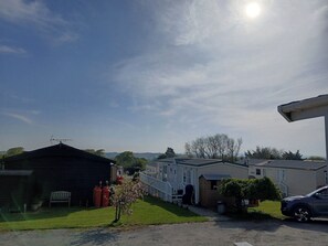 Property grounds - Beautiful 2 bed Caravan With Views of Dartmoor (Launceston)