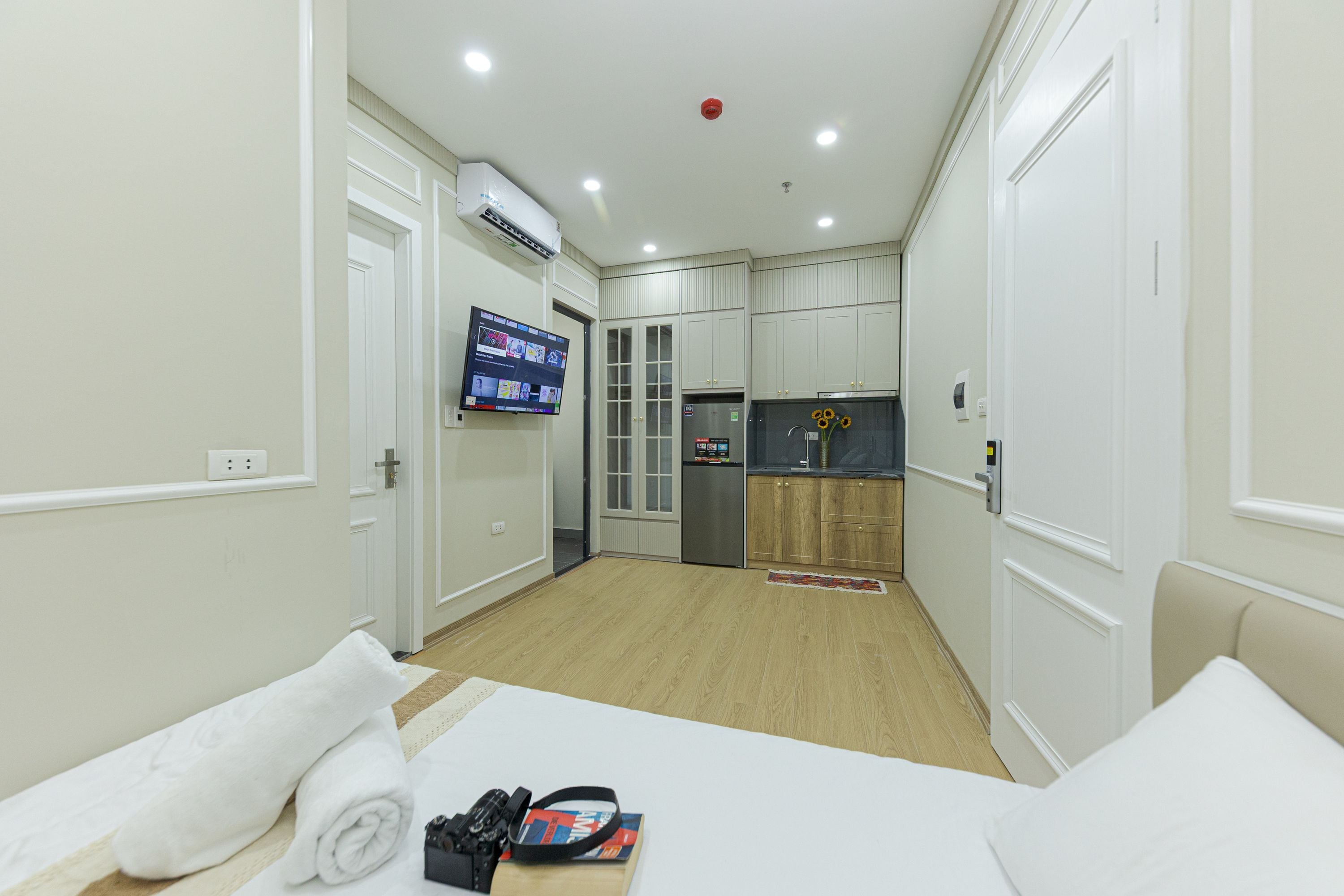 Deluxe Studio | Desk, iron/ironing board, free WiFi, bed sheets