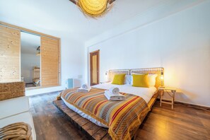 2 bedrooms, iron/ironing board, WiFi, bed sheets - House of the Sun (BORDEIRA)