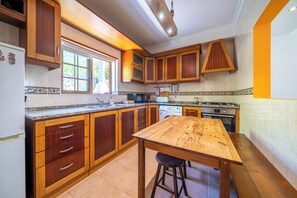Private kitchen - House of the Sun (BORDEIRA)