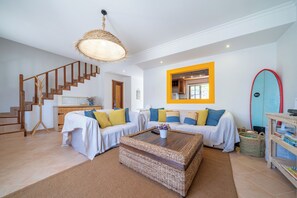 Living area - House of the Sun (BORDEIRA)