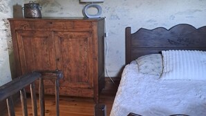 1 多间卧室、熨斗/熨衣板、上网接入、床单