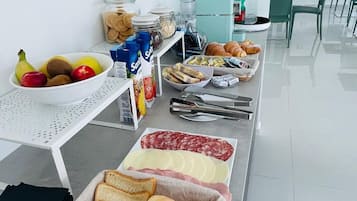 Sarapan prasmanan