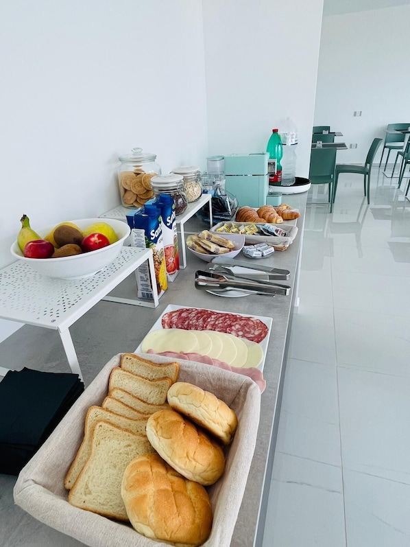 Desayuno estilo bufé