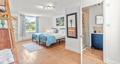 Beautiful 3 bedroom cottage in The Yorkshire Dales. Pet friendly.