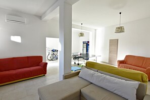 TV - Spacious poolside apartment in Tar (Tar)