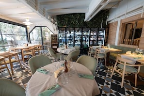 Dining - Barrique Livezii 3 (Brașov)