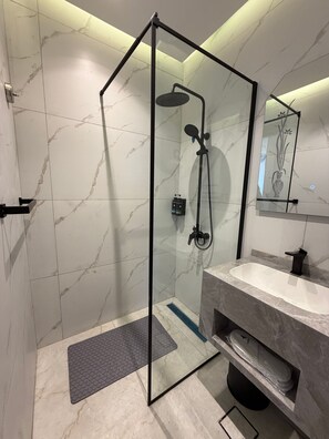 Apartamento, 2 quartos, acessível, para fumantes | Banheiro