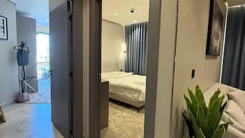 Apartment, 2 Bedrooms, Accessible, Smoking | 2 bedrooms