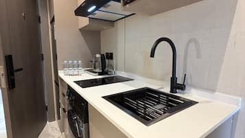 Apartment, 2 Bedrooms, Accessible, Smoking | Interior