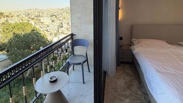 Apartamento, 2 quartos, acessível, para fumantes | Sacada
