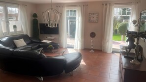 TV, DVD-spiller og stereoanlegg