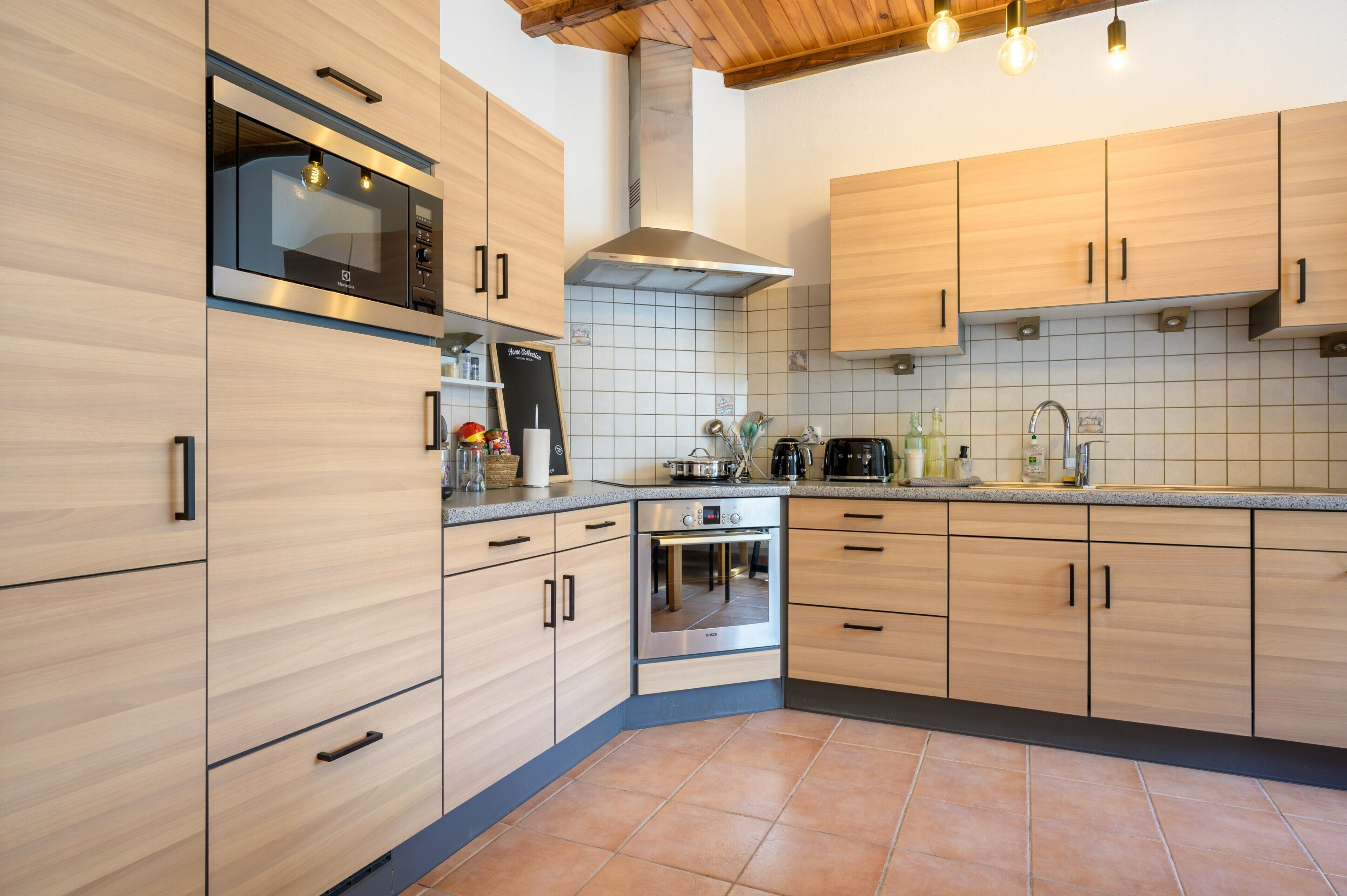 Microonde, forno, lavastoviglie, macchina per tè/caffè