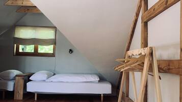 Desk, laptop workspace, iron/ironing board, free WiFi