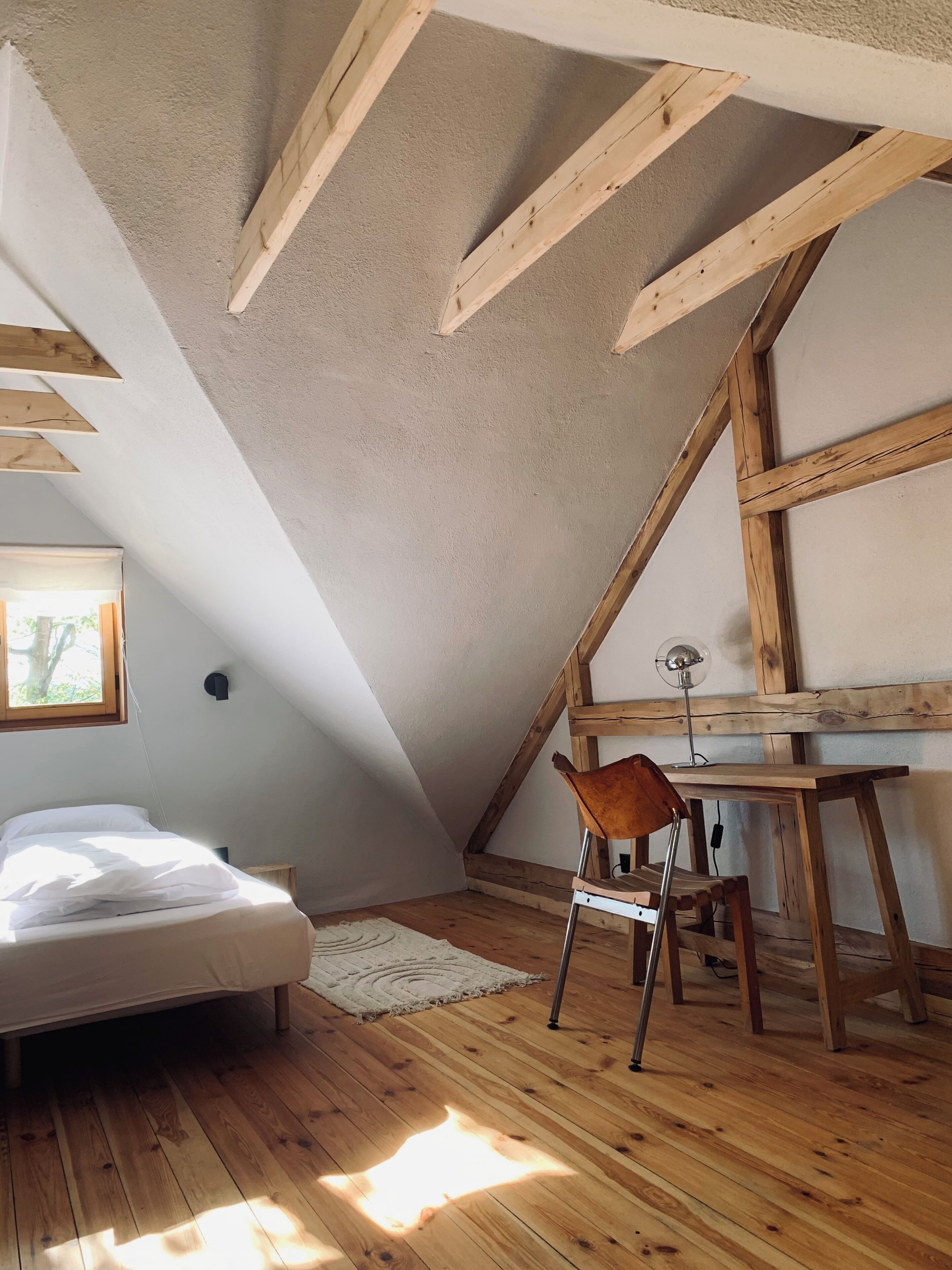 Desk, laptop workspace, iron/ironing board, free WiFi
