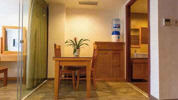 Standard Studio | Dining