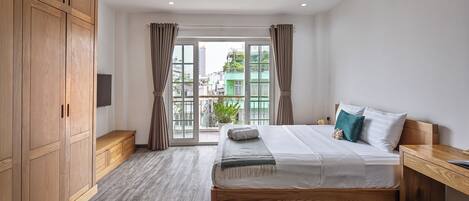 Premium Apartment, 1 Bedroom, City View | Egyptian cotton sheets, premium bedding, memory-foam beds, desk