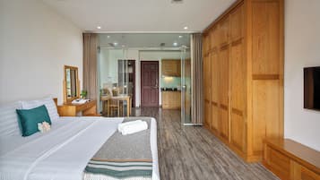Premium Apartment, 1 Bedroom, City View | Cadar kapas Mesir, peralatan tempat tidur premium, busa memori, meja