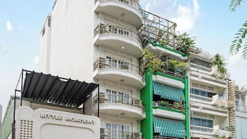 Mặt tiền nơi lưu trú