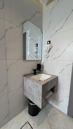 Appartement, 1 chambre, accessible aux personnes à mobilité réduite, fumeurs | Salle de bain