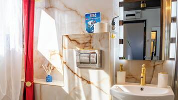 Apartment, City View | Bathroom