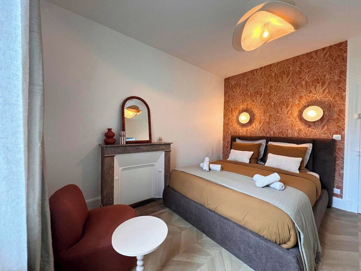 3 chambres, fer et planche à repasser, Wi-Fi, draps fournis