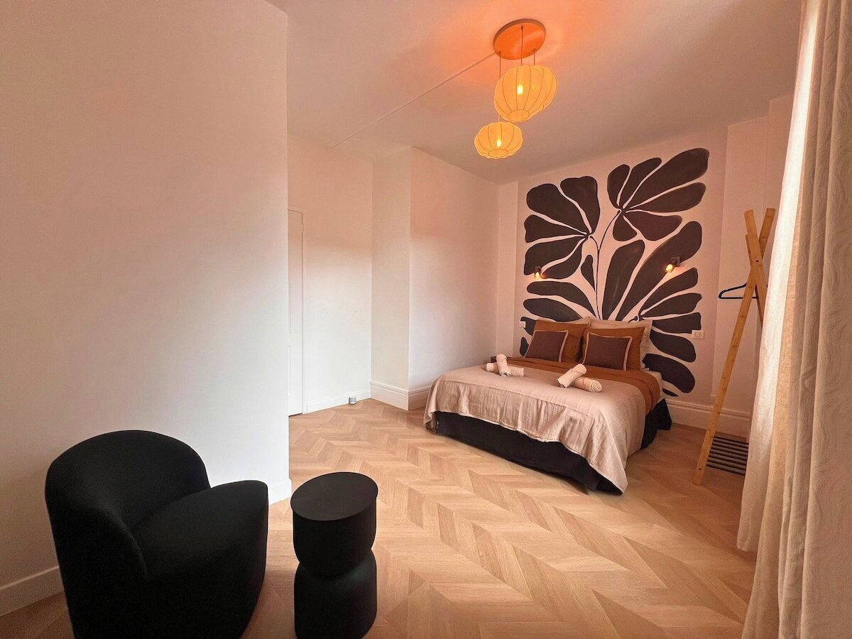 3 chambres, fer et planche à repasser, Wi-Fi, draps fournis