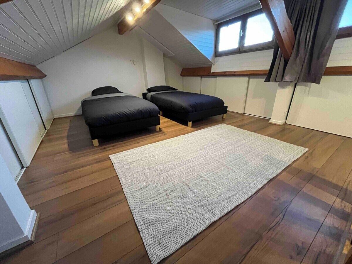 Bureau, fer et planche à repasser, Wi-Fi, draps fournis