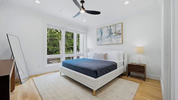 4 bedrooms, desk, iron/ironing board, free WiFi