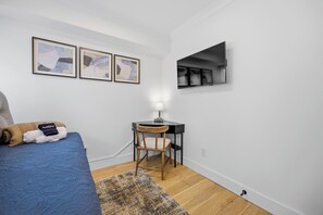4 bedrooms, desk, iron/ironing board, free WiFi