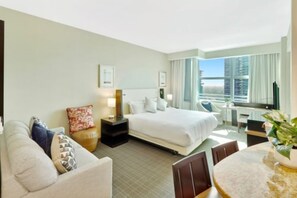 Interior - Stylish Studio Hotel at AKA with Free Parking (Miami)