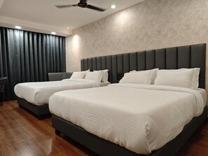 In-room safe, soundproofing, iron/ironing board, free WiFi - The Saffron Hotel (Bhubaneswar)