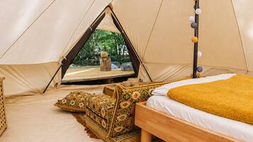 WiFi, bed sheets