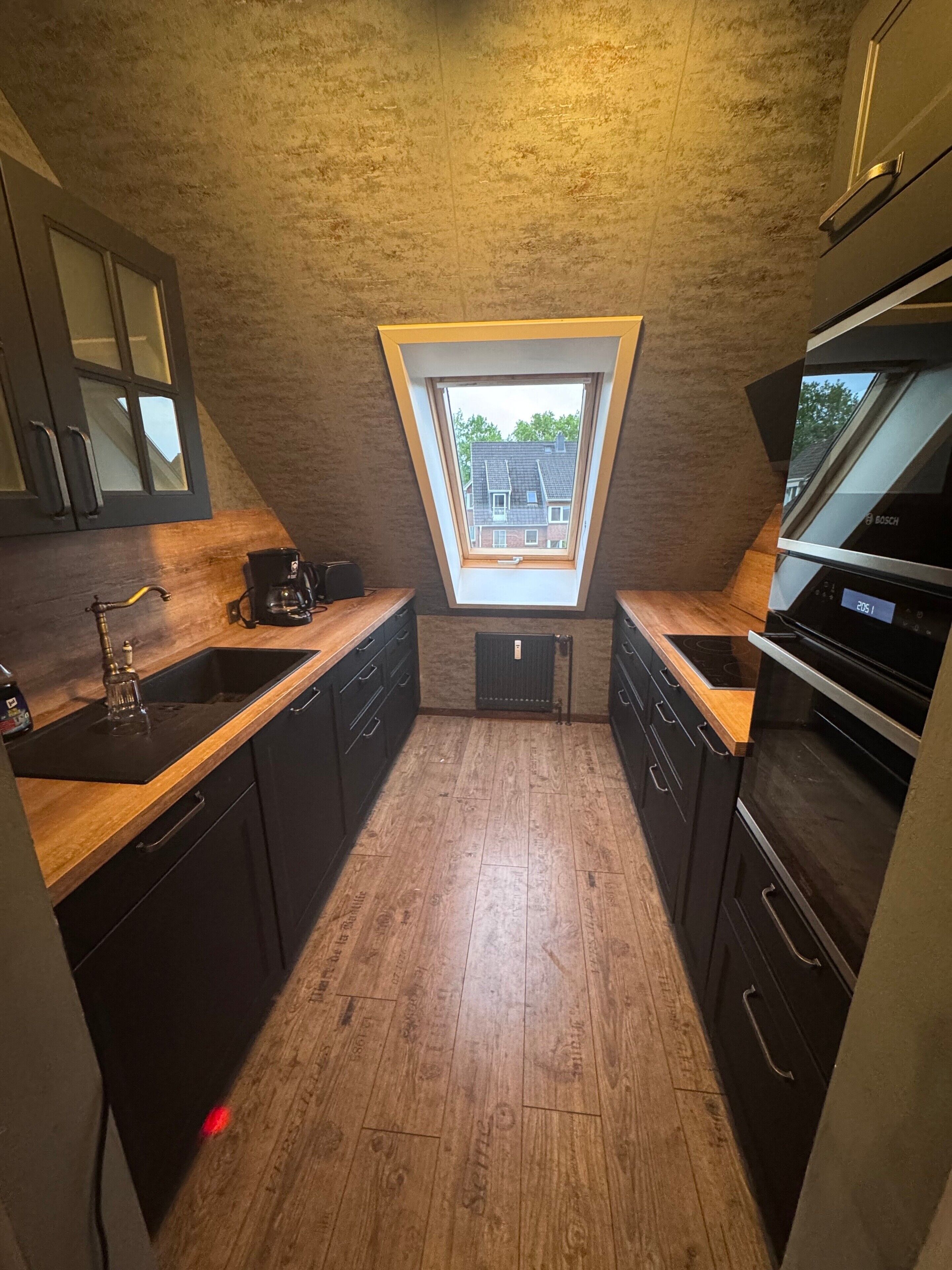 Frigorifero, microonde, forno, piano cottura
