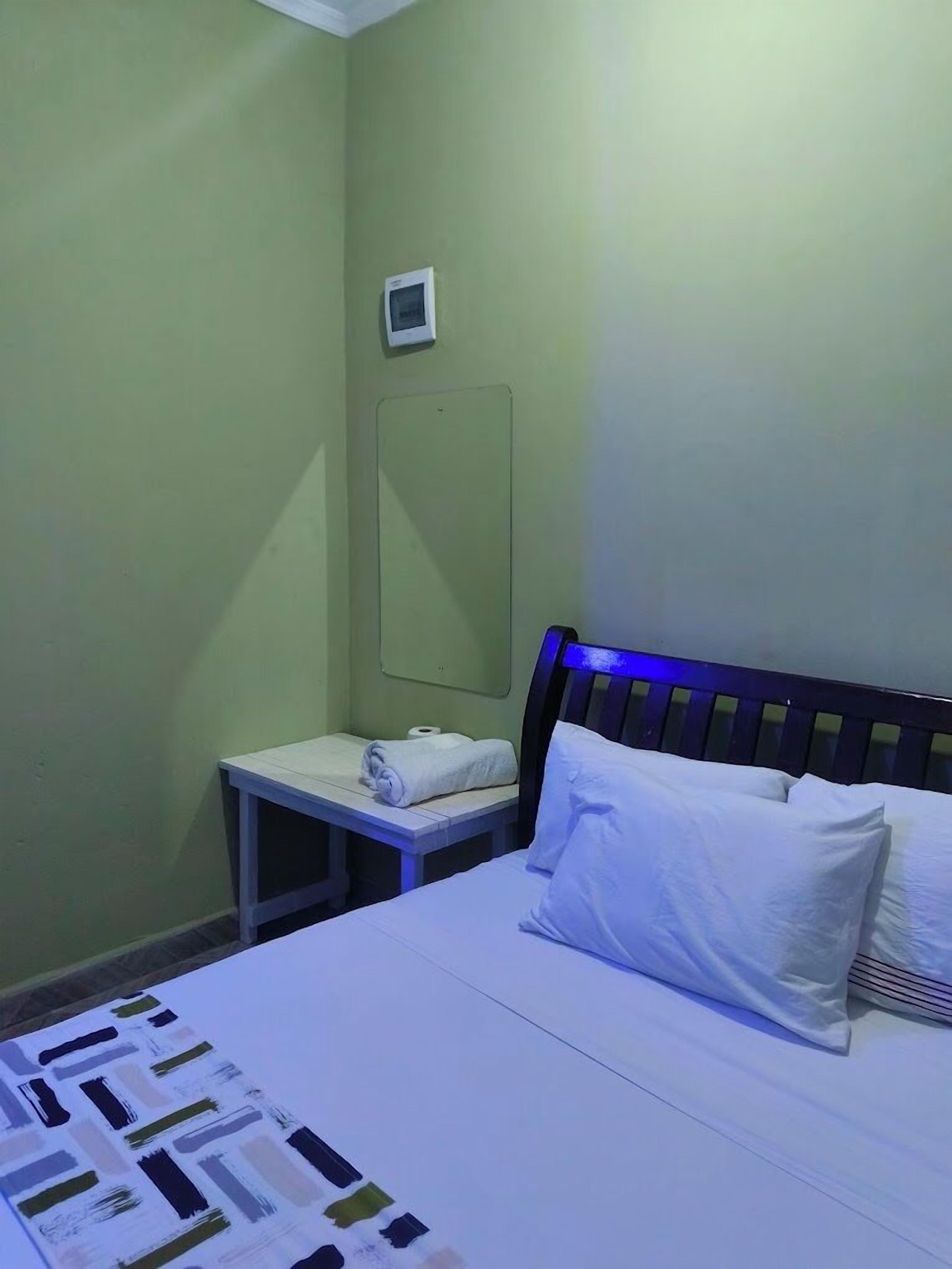 Deluxe Studio Suite, Garden View | Individually decorated, individually furnished, free WiFi
