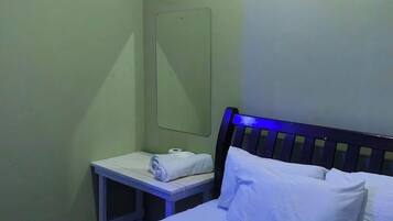 Deluxe Studio Suite, Garden View | Individually decorated, individually furnished, free WiFi