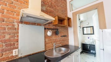 Apartment, Garden View | Private kitchen