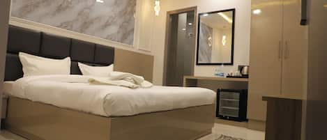 Chambre économique | Bureau, espace de travail pour ordinateurs portables