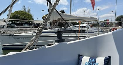 Vintage sailboat experience
