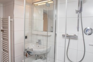 Asciugacapelli, bidet, asciugamani