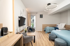 Triple Room | Individually decorated, individually furnished, soundproofing, free WiFi
