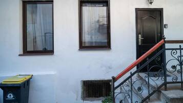 Appartamento, vista cortile | Dettaglio esterni