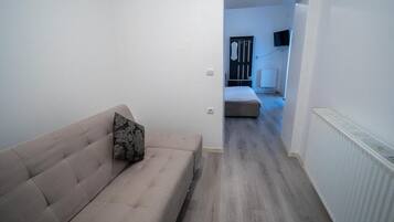 Apartment, Courtyard View | Living area